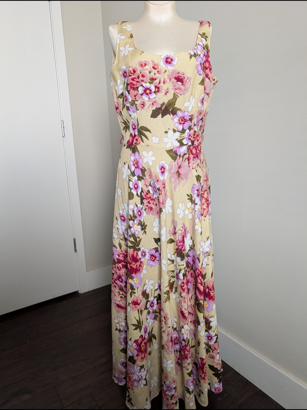 Floral Spring/ Summer Square-Neck Midi Dress in Mustard with Pink Blooms Size 6